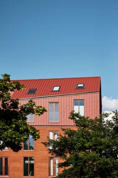 Atypisk asymmetri med stål på toppen, Bjerggade 2, 4600 Køge